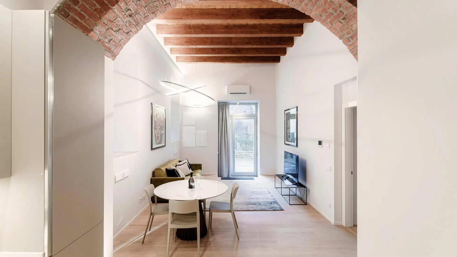 شقة Mmm Palazzo Diaz - The House Of Travelers كومو 0*,  إيطاليا